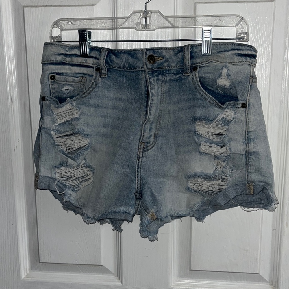 Ripped Short Booty shorts- High quality and Stylish!